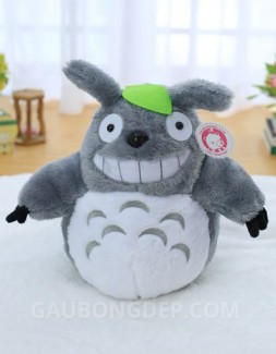 Gấu bông Totoro đội lá