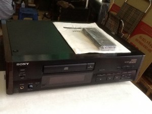 Bán chuyên CD Sony 555ESA hàng bải chọn lọc...