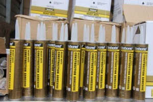 Keo dán đa năng Titebond Heavy Duty.
Titebond Heavy Duty Construction Adhesive