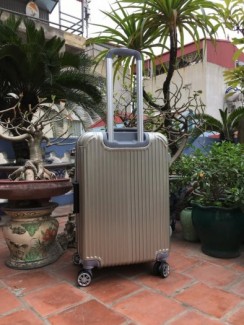 Xin giới thiệu: Vali Khung Nhôm + nhựa Polycarbonate sale off 37%