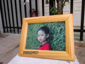 Khung giấy khen gỗ thông tự nhiên phun Pu mọi quy cách