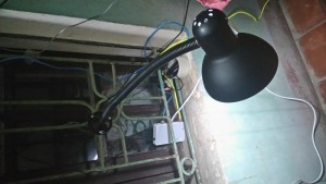 Ví dụ gắn trên cửa sổ