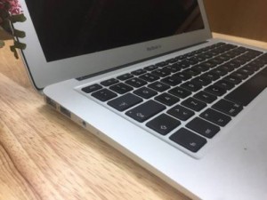 Macbook air 13 inch MC966 CTO I7/Ram 4gb/ 256Gb