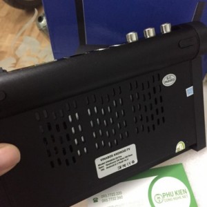 Mặt dưới của tivi box Vinabox X9