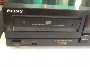 Bán chuyên CD Sony 337ESD hàng bãi mới đẹp...