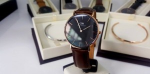 Set vòng và đồng hồ