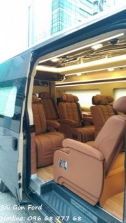 Giá xe Ford Transit Limousine. Sài Gòn Ford