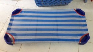 giường vải lưới màu xanh dương giá rẻ