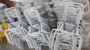 Ghế gỗ chân sắt cho trẻ giá rẻ
