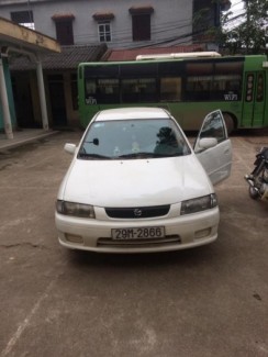 Em bán ô tô mazda 323 đời 2000 nhập khẩu giá rẻ đây ạ