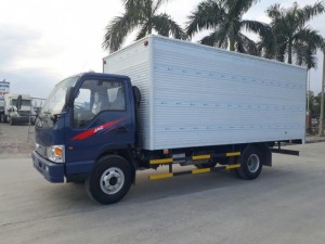 hệ thống chịu tải siêu bền với khung chasis được dập nguyên khối kết hợp với cầu sau lớn nhíp lá giảm chấn giúp xe hoạt động êm ái trong mọi địa hình
Cảng bảo vệ trước sau thiết kế lớn, chắc chắn bảo vệ xe an toàn khi gặp va chạm.