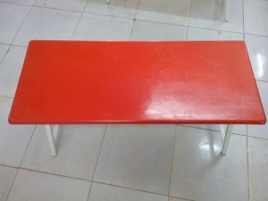 Bàn nhựa chân gấp vào trong giá rẻ nhất 2017