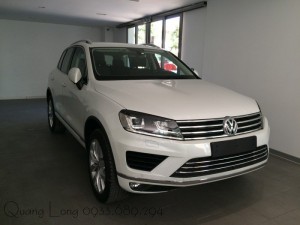 Touareg - SUV cỡ lớn nhập Đức màu trắng - Giao xe tận nhà
