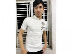 Áo phông thêu hoa hồng