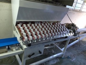 Máy phân cuộn băng keo