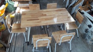 Bàn gỗ chân gấp vào trong giá rẻ nhất 2017