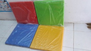Bàn nhựa nhập khẩu dành cho các bé trường mầm non