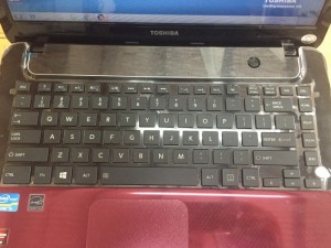 Lenovo g470 -core i3(2330m) ram 4gb giá 2,8tr zin nguyên con pin trâu