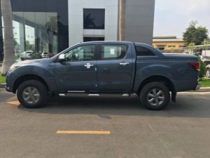 Mazda BT50 2.2 AT 2018 đủ màu, Mazda Bình Dương có xe giao ngay, hỗ trợ vay 85% và nhiều quà tặng