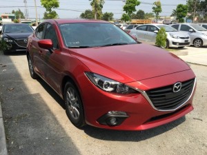 Bán xe MAzda 3 Sedan 1.5 màu trắng , cam kết giá rẻ nhất VĨnh Phúc