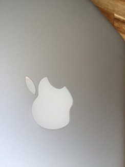 Macbook pro MD102 ( đời 2012 ), i7 2,9G, 8G, 750G, zin100%, giá rẻ
