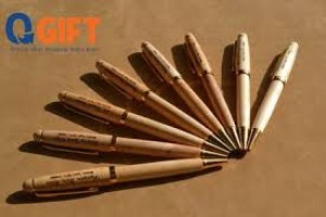Sản xuất bút bi kim loại,bút bi gỗ ,bút bi nhựa giá rẻ