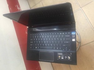 Laptop SONY SVE14 I5-3210M/4G/320G/GR4000