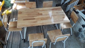 Bàn gỗ ghép chân gấp cho bé giá rẻ 2017