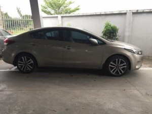 Cho thuê xe Kia Cerato