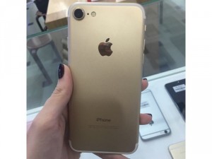 Iphone 7 - 32GB - Gold ( máy 99% )