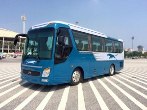 Xe khách UNIVERSE 29/34 ghế Bầu hơi máy HINO mới 2017
