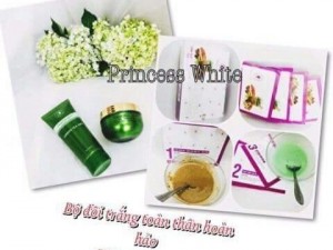 Bộ đôi tắm trắng toàn thên