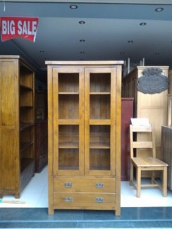 Tủ kiếng gỗ sồi 2 cánh 2 hộc KT: 90x38x182 ( DL21 )