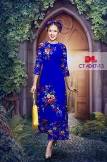 Vải áo dài cách tân bộ, độc đáo với hoa nguyên quần trông lạ mắt của Vải Áo Dài Kim Ngọc.