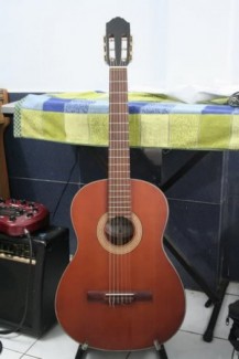 Đàn Guitar Classic mới 99%