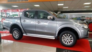 MITSUBISHI Triton 4x2 số tự động nhập khẩu , có bán trả góp