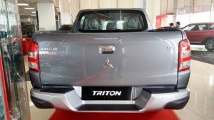 MITSUBISHI Triton 4x2 số tự động nhập khẩu , có bán trả góp