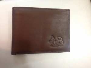 Ví da thật, mềm mịn, có độ bền cao, an toàn khi sử dụng.