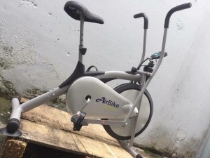Xe đạp thể dục air bike , xe đạp phục hồi chức năng