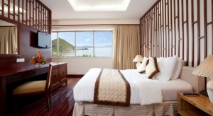 Bán nhà măt tiền hạ long vew biển để ở hoặc kết hợp kinh doanh khu vực : mặt tiền đường hạ long vew biển rất đẹp