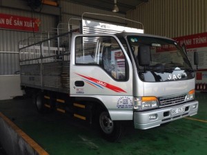 cụm đèn pha Halogen & đèn sương mù thiết kế ấn tượng nằm trên cùng cản trước