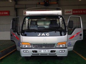 Xe tải Jac 4.9 tấn kiểu dáng mới được thiết kế hiện đại với cabin xát xi cứng cáp