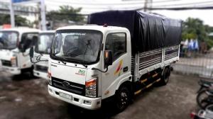 Xe tải VEAM 2.5 tấn vào thành phố ban ngày