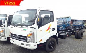 Xe tải VEAM 2.5 tấn vào thành phố ban ngày