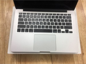 Macbook pro retina 13inch MGX72 fullbox