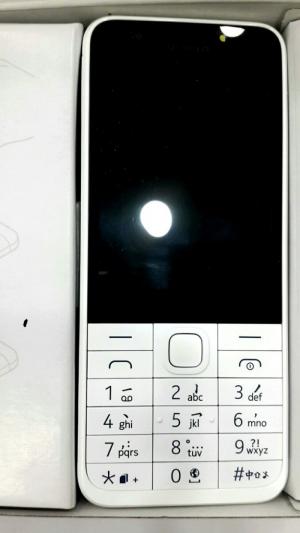 Cần bán lại NOKIA 230 xám bạc mới mua