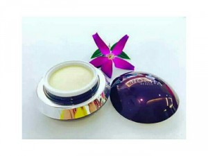 Kem face vì tuyến sữa yuki mocha