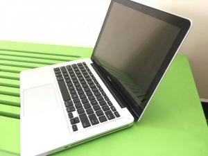 Macbook Pro 2012 core i5 ram 4gb hdd 500gb