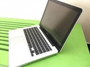 Macbook Pro 2012 core i5 ram 4gb hdd 500gb