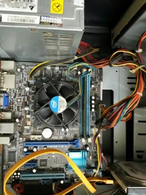 Bán case Aus H61 CPU I3 2100 Ram 4G ổ cứng 160G vỏ nguồn 2tr1